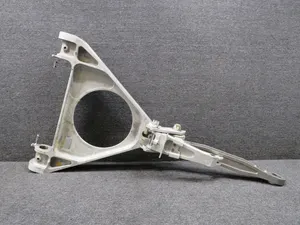 162A2101-4, 162A2115-6 Boeing 737-800 Nose Landing Gear Link Assembly
